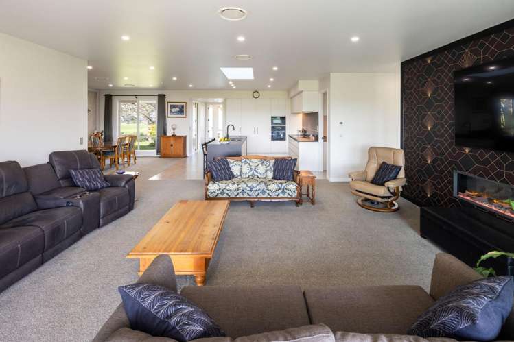 300 Grove Road 11387_6