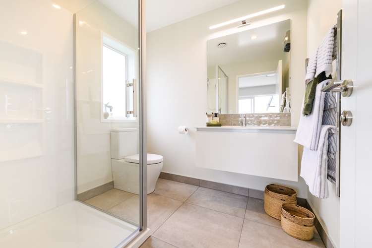 6 Roots Street East Feilding_10