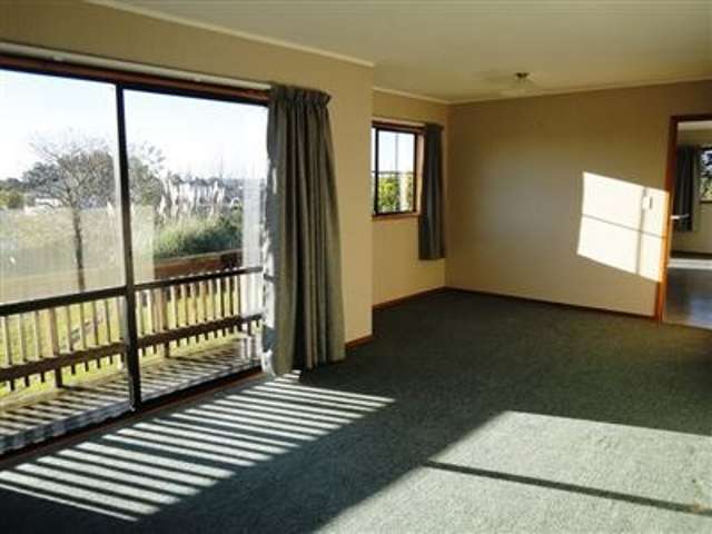 2 Waterford Way Beachlands_3