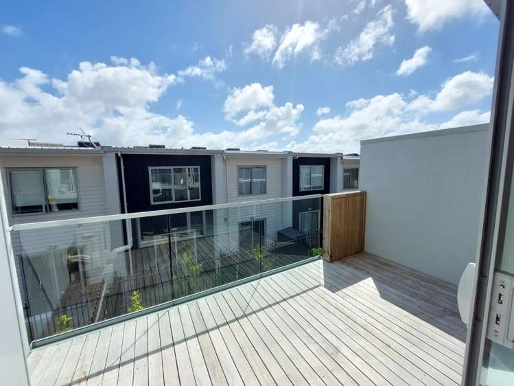 9 Wharetana Crescent 1732_2