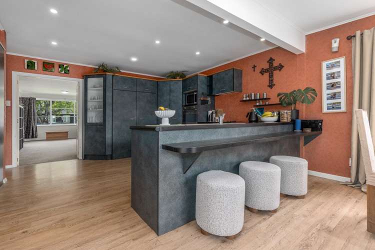 89 Waddington Drive Naenae_4