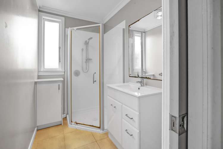 10 Erin Street Hawera_15