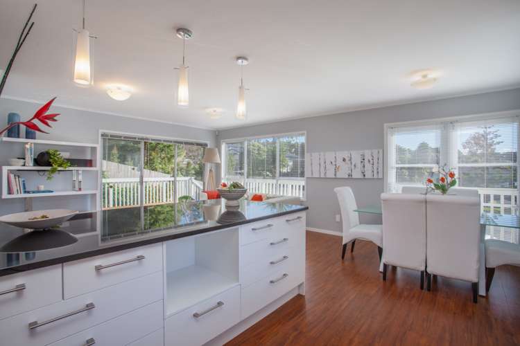 27 Puketitiro Street Glen Eden_3