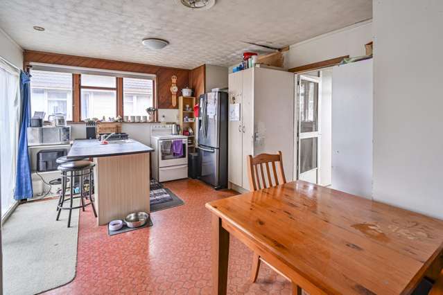 1004 Bledisloe Street Raureka_3