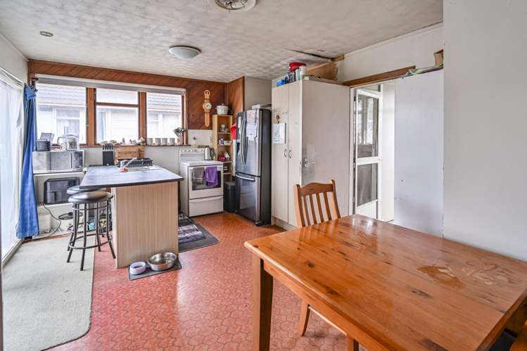 1004 Bledisloe Street Raureka_3