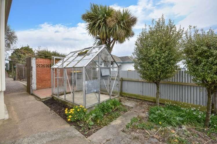 133 Riselaw Road Calton Hill_22