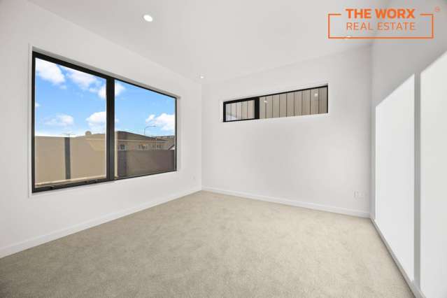 2/31 Akoranga Drive Northcote_4