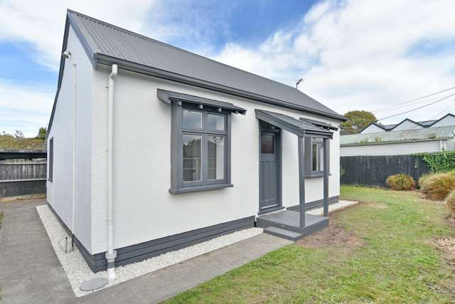 Charming Renovated Cottage on Sunny Standalone Site