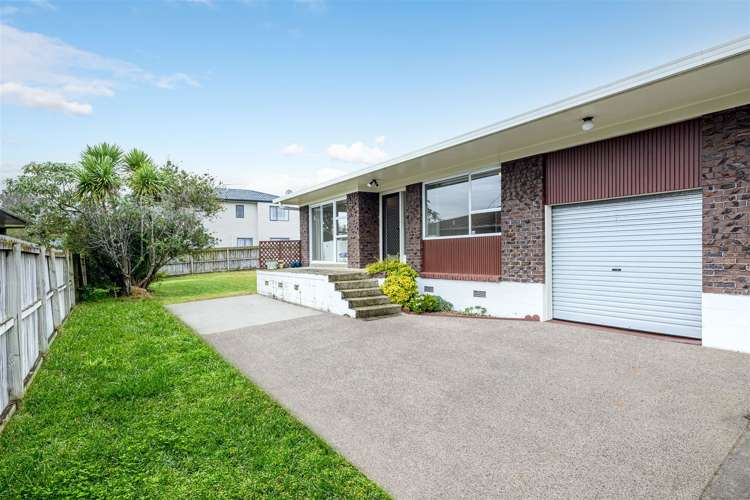 2/69 Hepburn Road Glendene_4