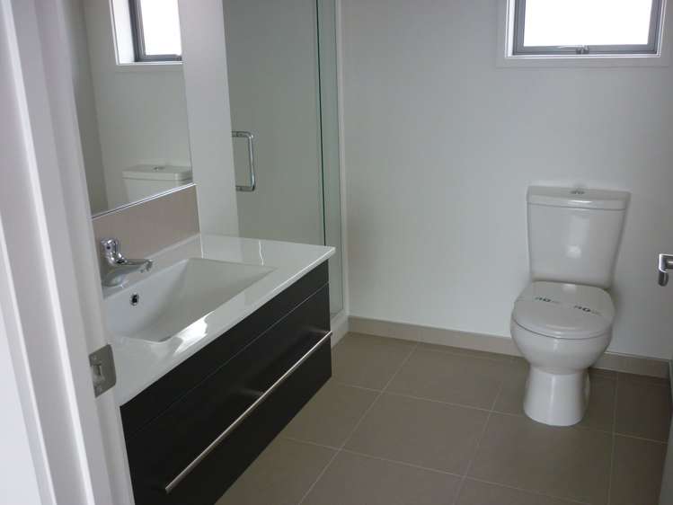 6 Crater Close Pyes Pa_4