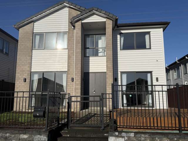 7 Beds, Granny Flat & Plenty of Parking