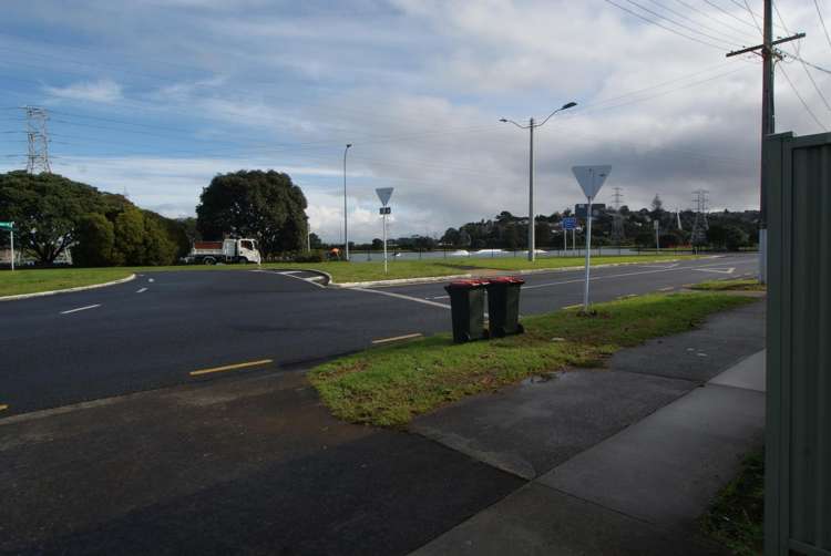 2/4 Church Street Onehunga_13