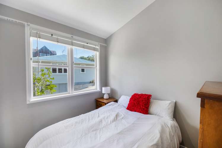 1/24 Colmar Road Mellons Bay_12