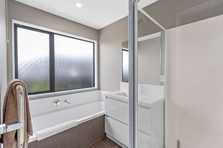 8 Brightstone Crescent Aranui_6