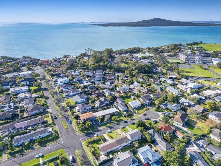 2/16 Northumberland Avenue Belmont_14