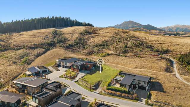 Panoramic Lake & Mountain Views - 739sqm Section
