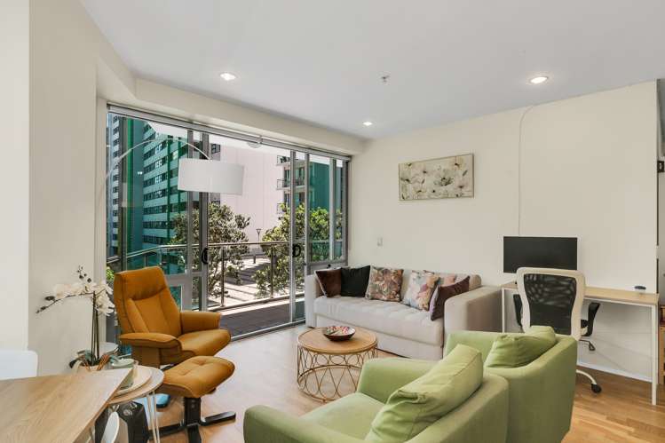 612/30 Beach Road_0