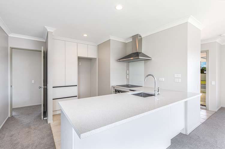 8 Old Park Place Takanini_5