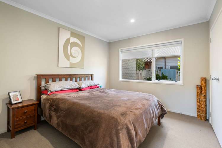 16 Saltwood Street Red Beach_10