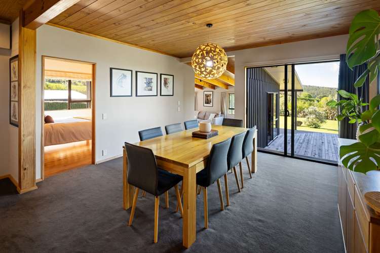 8 Tiwarawara Lane Puketotara_18