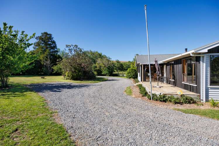 2373 Pohangina Valley East Road Pohangina Valley_10