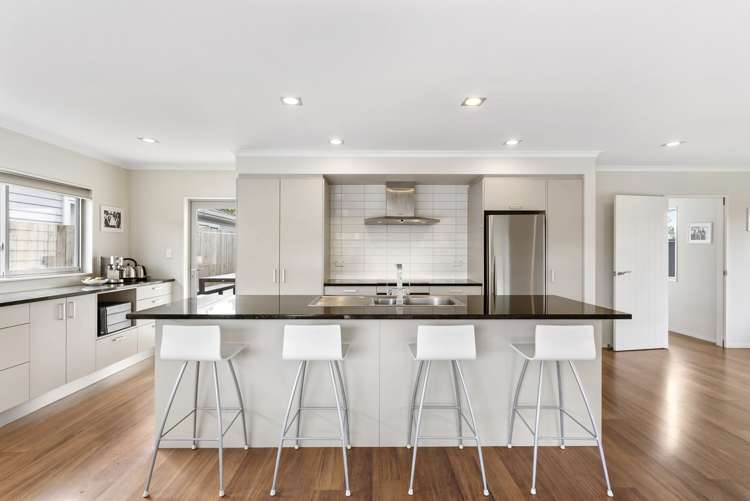 135 Vipond Road Stanmore Bay_5