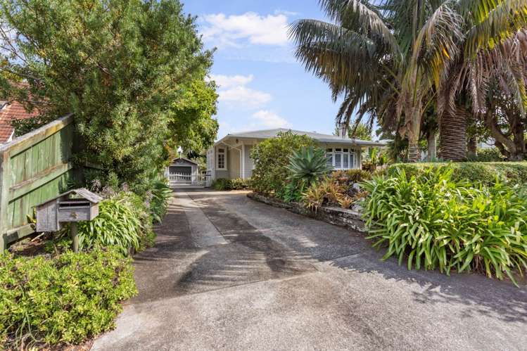 4 Fernleigh Avenue Royal Oak_23