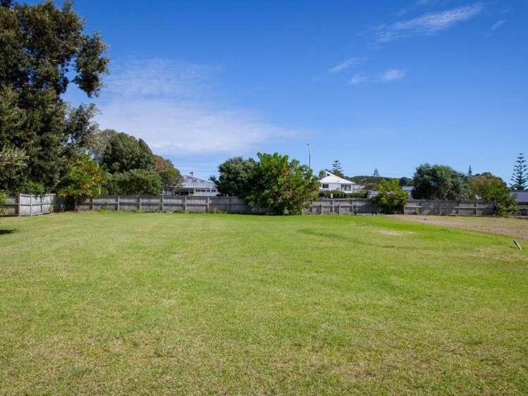 8 Flame Tree Lane Taipa_12