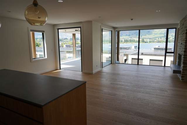 Apt 31/65 - 93 Lakeside Road Wanaka_2