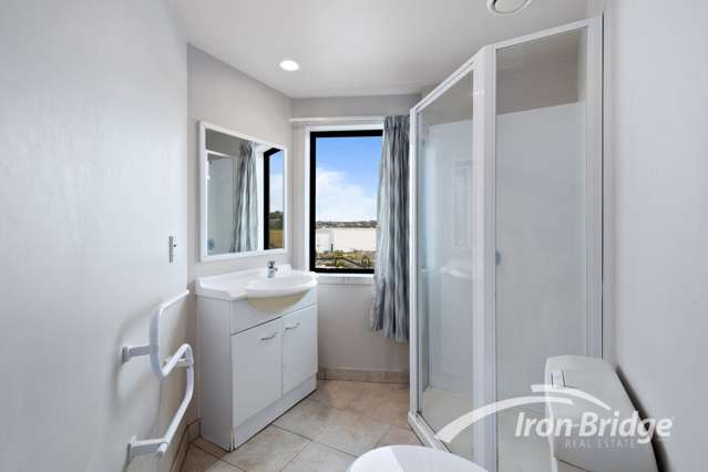 4m/10 Crown Lynn Place New Lynn_2