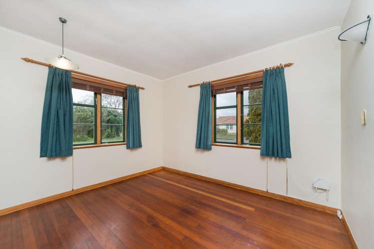 121 Savage Crescent West End_8