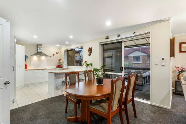 32 Rivervale Grove Stanmore Bay_3