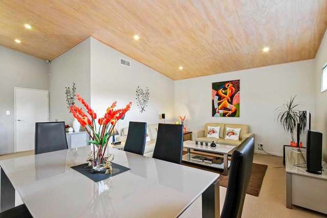 14B Saffron Street Birkdale_1