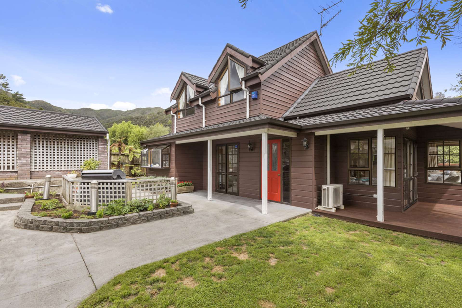 2/98 Horoeka Street Stokes Valley_0