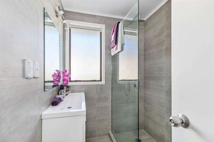 35 Nile Road Kelston_17