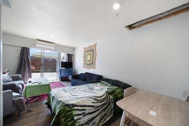 2/45 Kenderdine Road_4