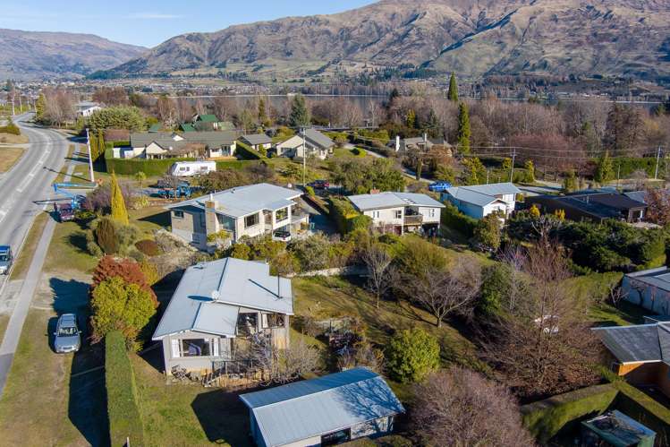 1 Eely Point Road and 116 Beacon Point Road Wanaka_27