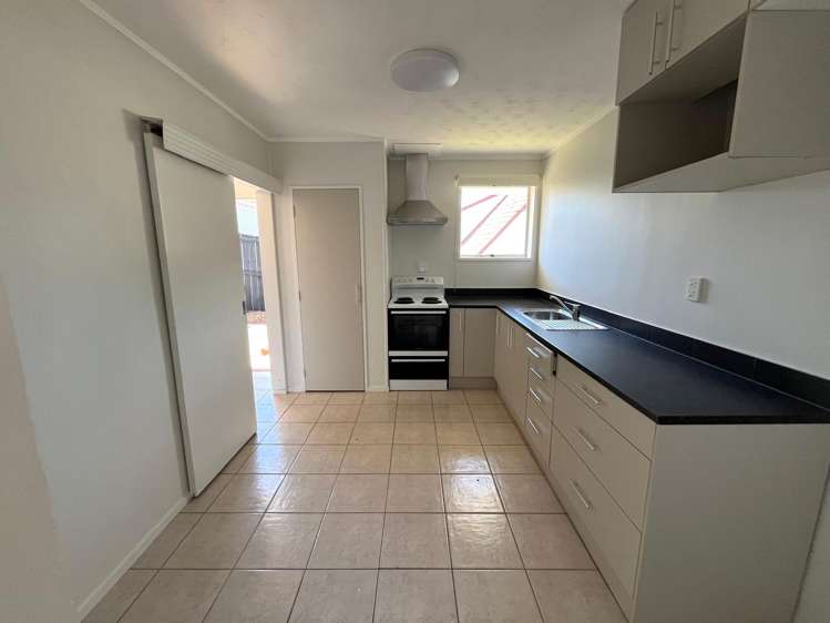 3/10 Phoenix Place Papatoetoe_8