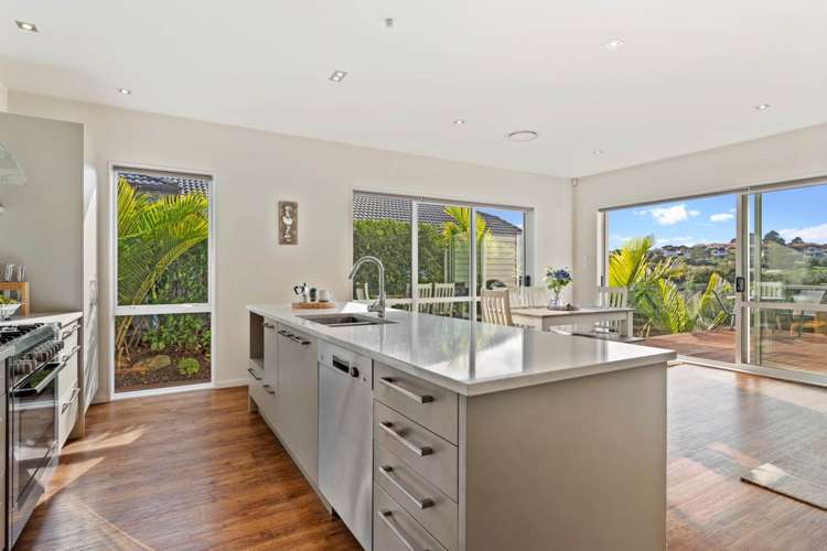 8 Bella Vista Drive Gulf Harbour_1