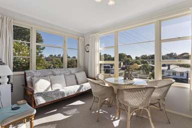 83 Great North Road_4