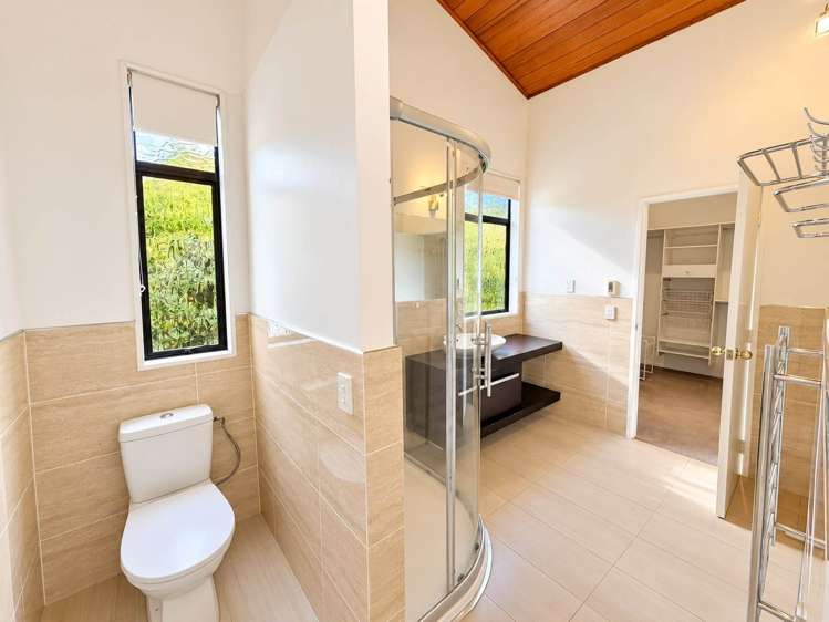 11 Gray Crescent Torbay_12