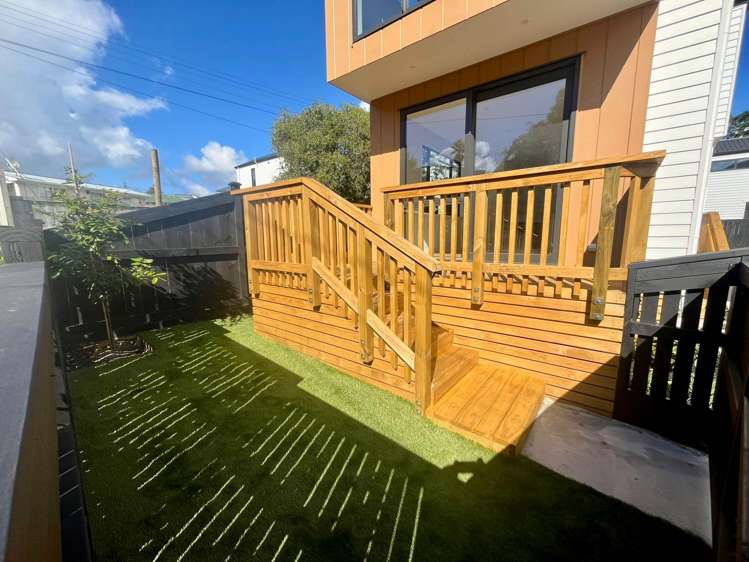 2/44 Sylvan Crescent Te Atatu South_15