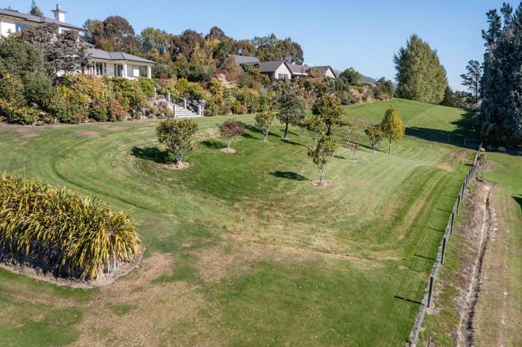 15 Fairmile Drive Kinmont Park_13