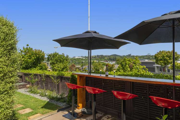 2 Crater Close Pyes Pa_18