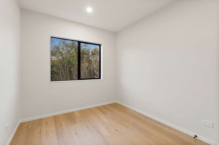 28 Castlebane Drive Flat Bush_10