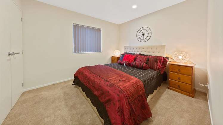 18 Moville Drive Flat Bush_14