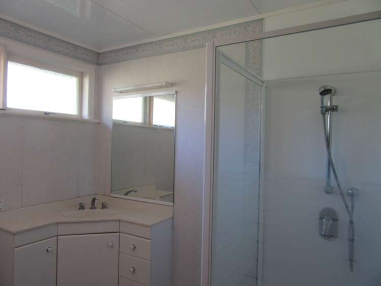 44 Sylvan Crescent Te Atatu South_15