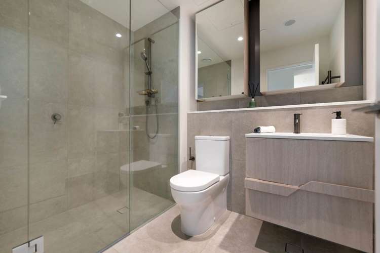 2603/10 Commerce Street City Centre_9