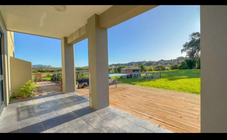2710 Tiki Road_4