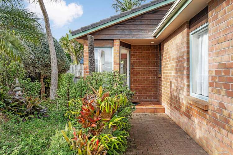 9 The Grove Red Beach_1